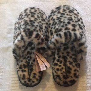 NWT Victoria’s Secret Leopard Slippers